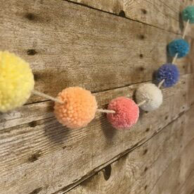 Pastel Rainbow PomPom Garland Strand